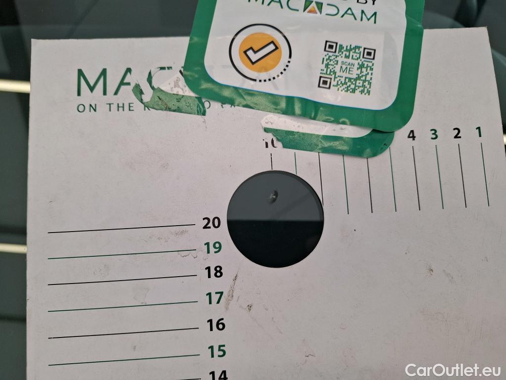  Toyota  Yaris TOYOTA  Hybride 5p Berline 1.5 VVT-I HYBRID France Business #14