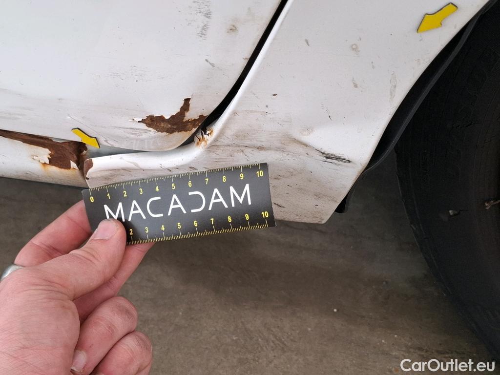  Toyota  Yaris TOYOTA  Hybride 5p Berline 1.5 VVT-I HYBRID France Business #25