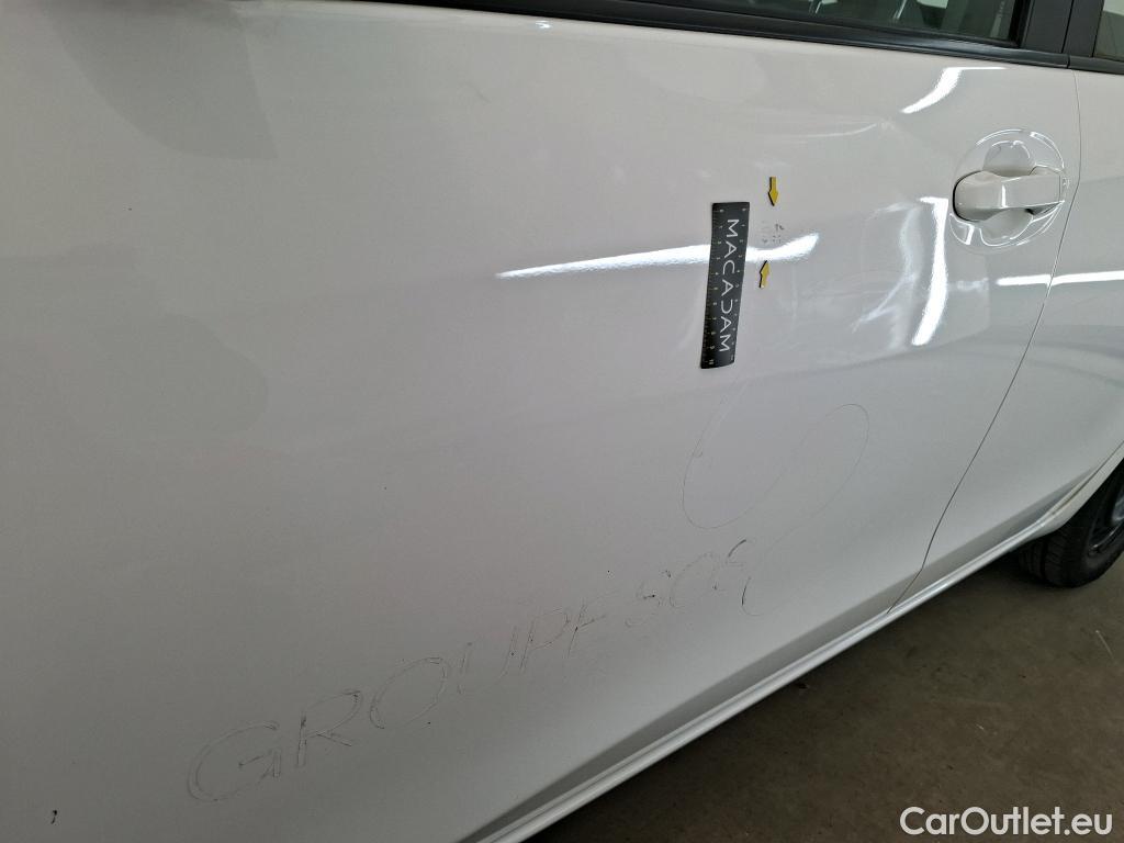  Toyota  Yaris TOYOTA  Hybride 5p Berline 1.5 VVT-I HYBRID France Business #48