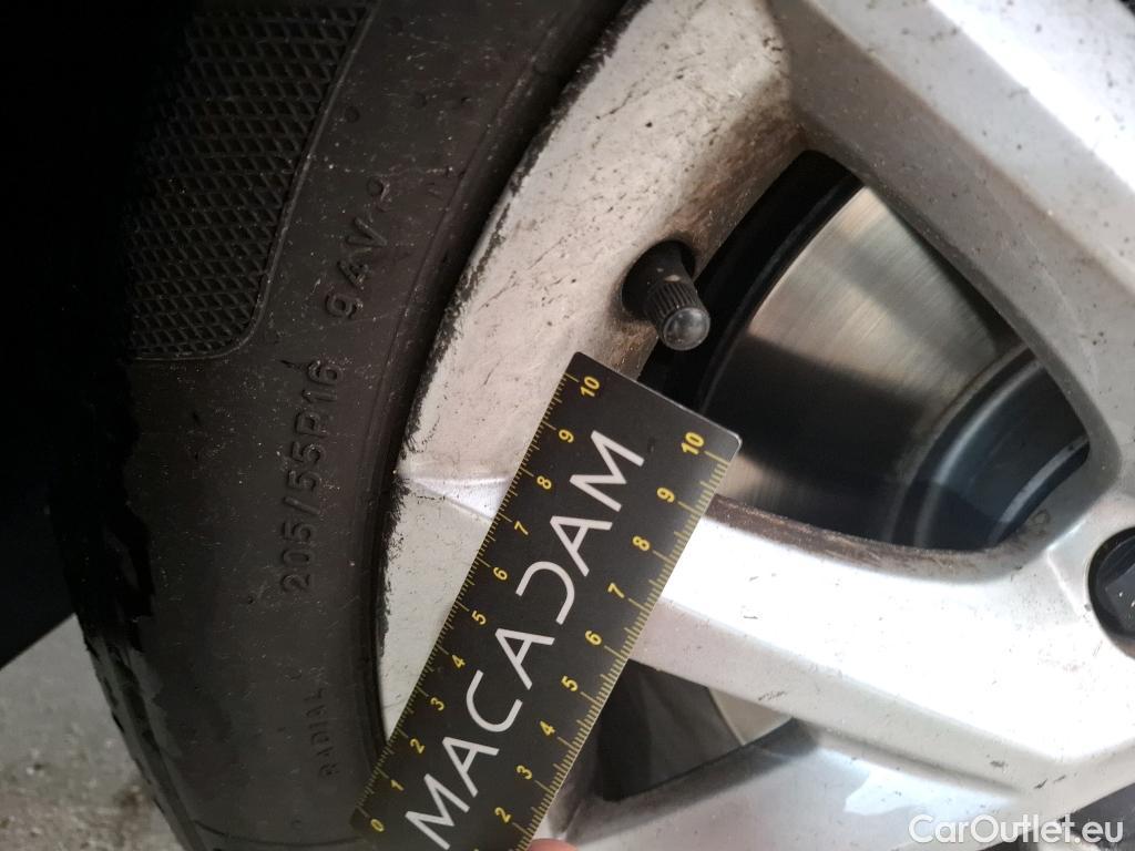  Seat  Leon SEAT  Sportstourer / 2020 / 5P / Break 2.0 TDI 150 DSG S&S Style Business #15