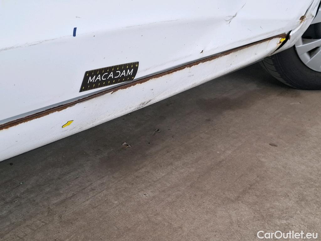  Toyota  Yaris TOYOTA  Hybride 5p Berline 1.5 VVT-I HYBRID France Business #18