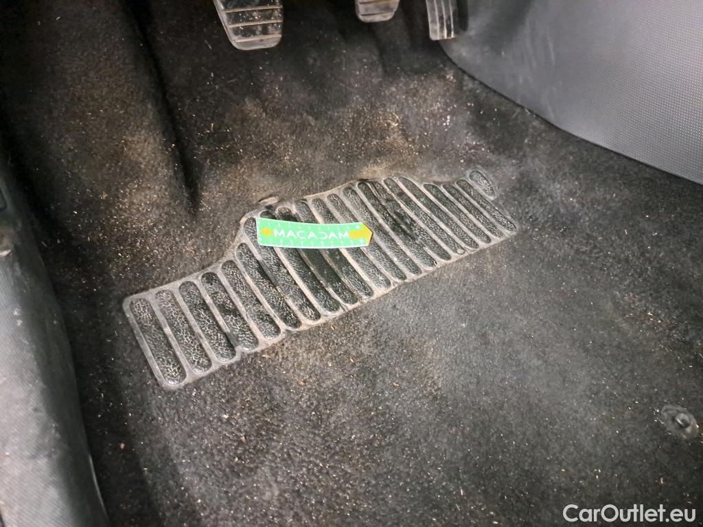  Renault  Clio  IV Zen 1.5 dCi 90CV BVM5 E5 #8