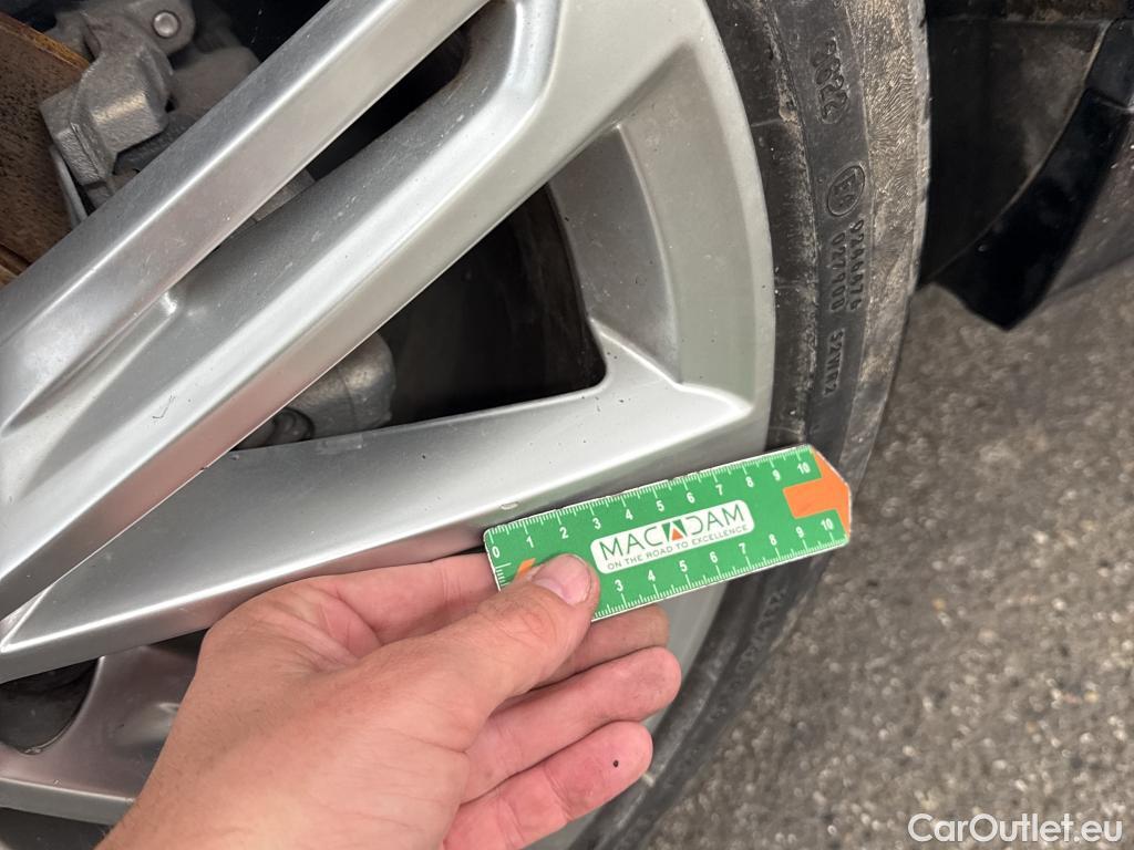  Volkswagen  Passat VOLKSWAGEN  / 2019 / 4P / Berline 2.0 TDI EVO SCR 200 4WD DSG7 R LINE #26