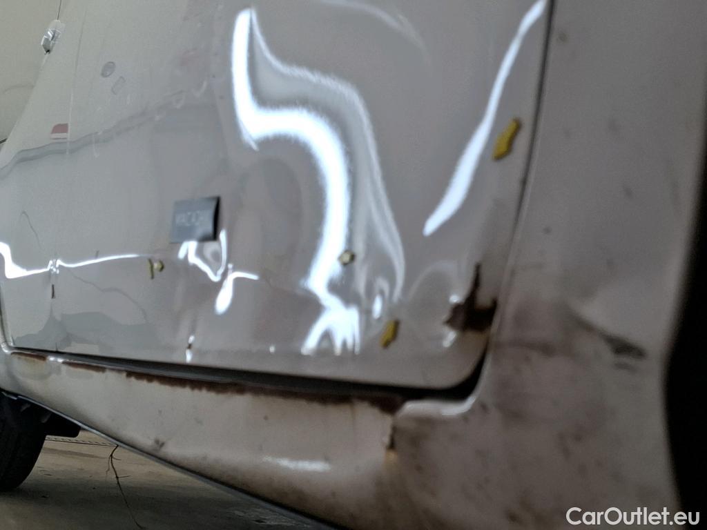  Toyota  Yaris TOYOTA  Hybride 5p Berline 1.5 VVT-I HYBRID France Business #3