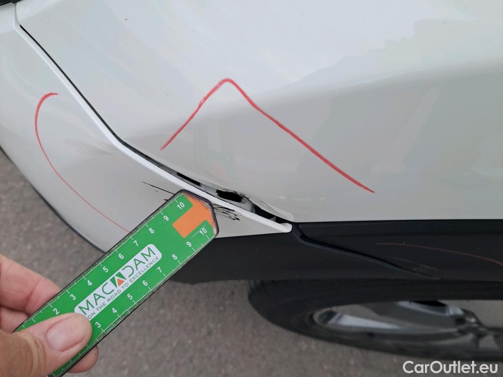  KIA  STONIC KIA  / 2017 / 5P / todoterreno 1.0 T-GDi 88kW (120CV) MHEV iMT Drive #4