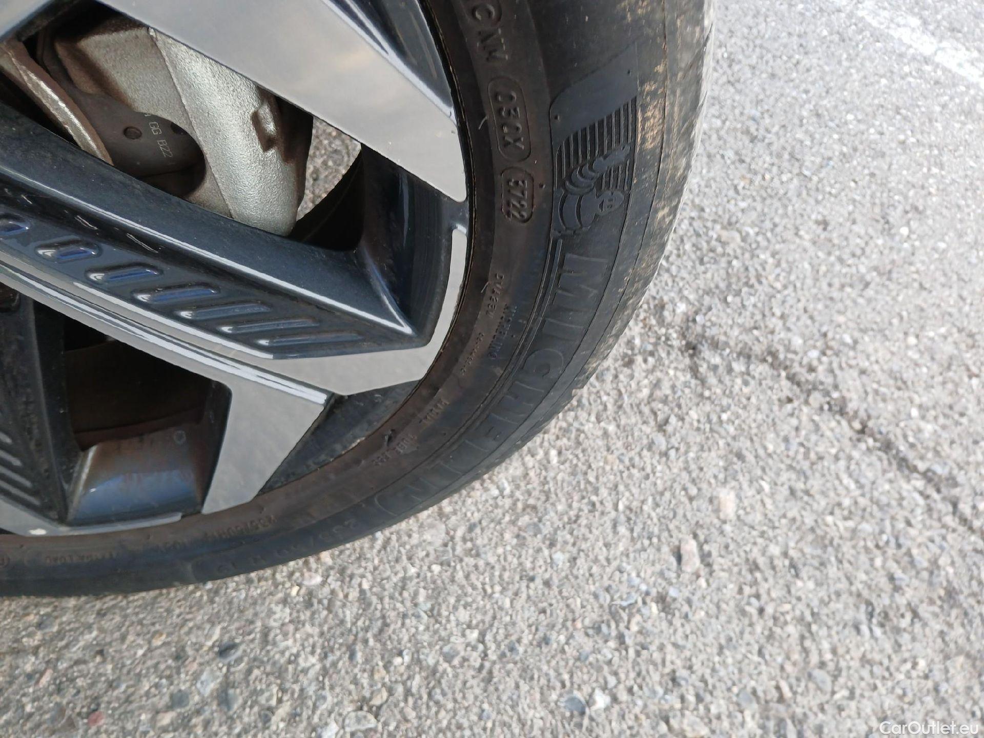  Hyundai  Tucson HYUNDAI  / 2020 / 5P / todoterreno 1.6 TGDI PHEV 195kW Style Auto 4x4 #36