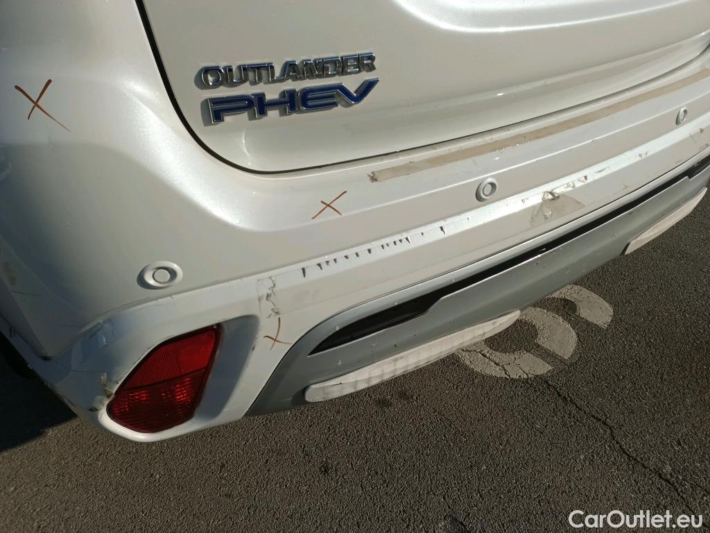  Mitsubishi  Outlander MITSUBISHI  / 2015 / 5P / todoterreno 2.4 PHEV Kaiteki Auto 4WD #20