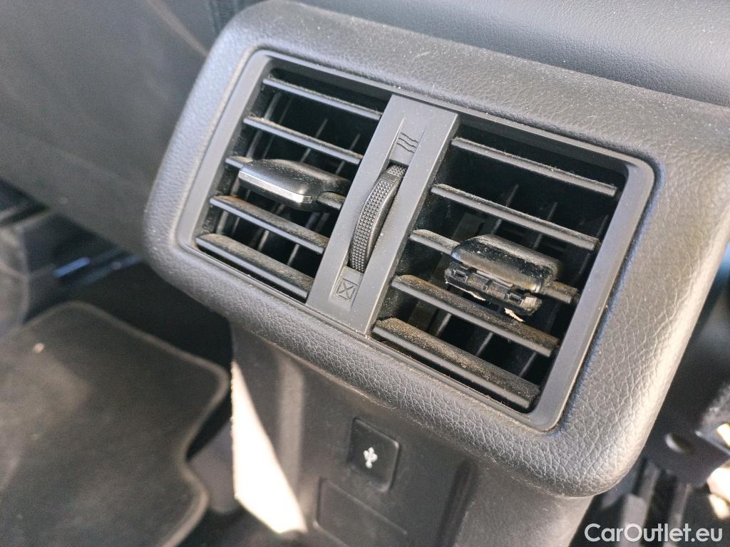  Mitsubishi  Outlander MITSUBISHI  / 2015 / 5P / todoterreno 2.4 PHEV Kaiteki Auto 4WD #2