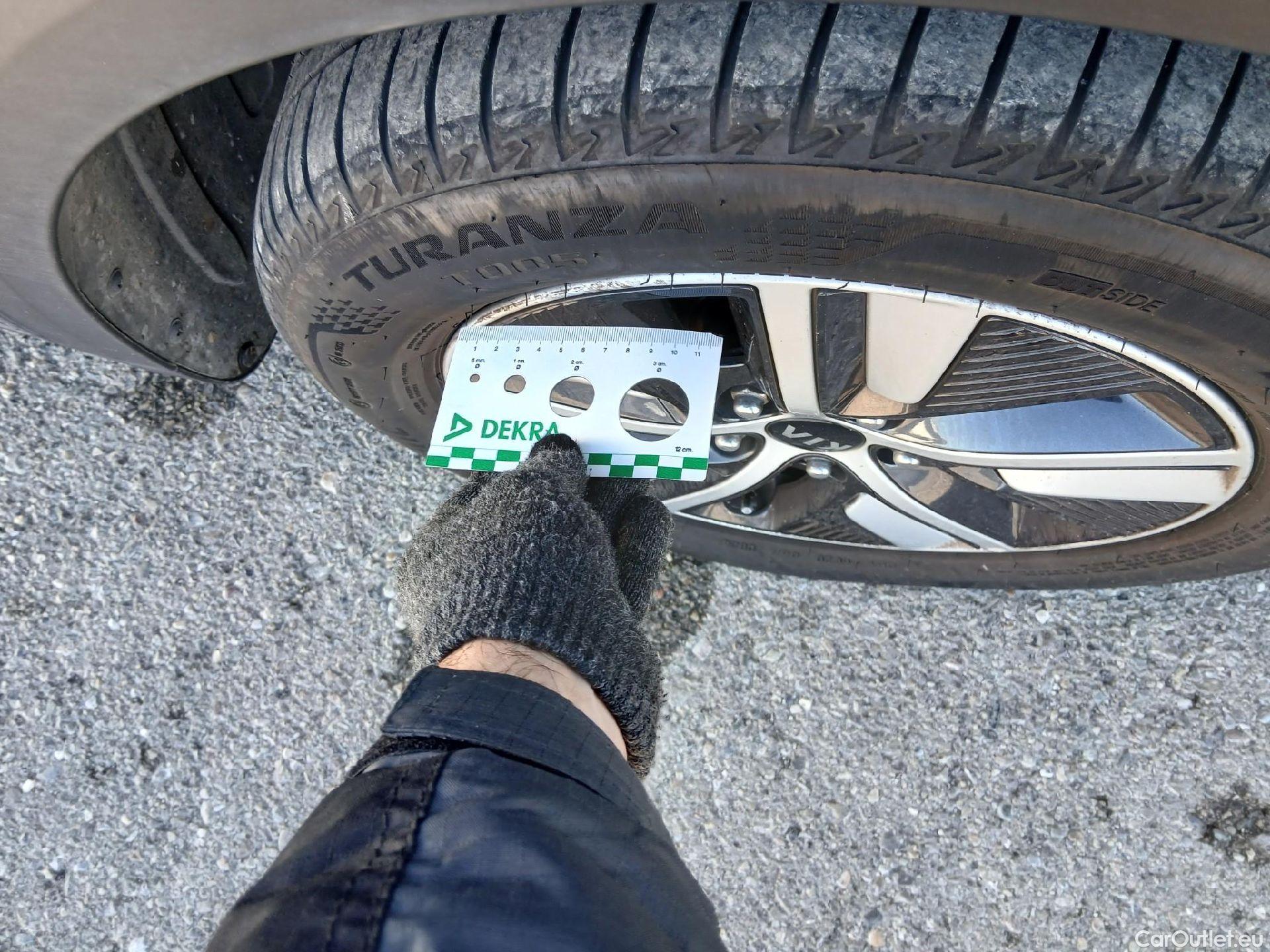  KIA  Niro KIA  / 2019 / 5P / crossover 1.6 GDi HEV 104kW (141CV) Drive #20