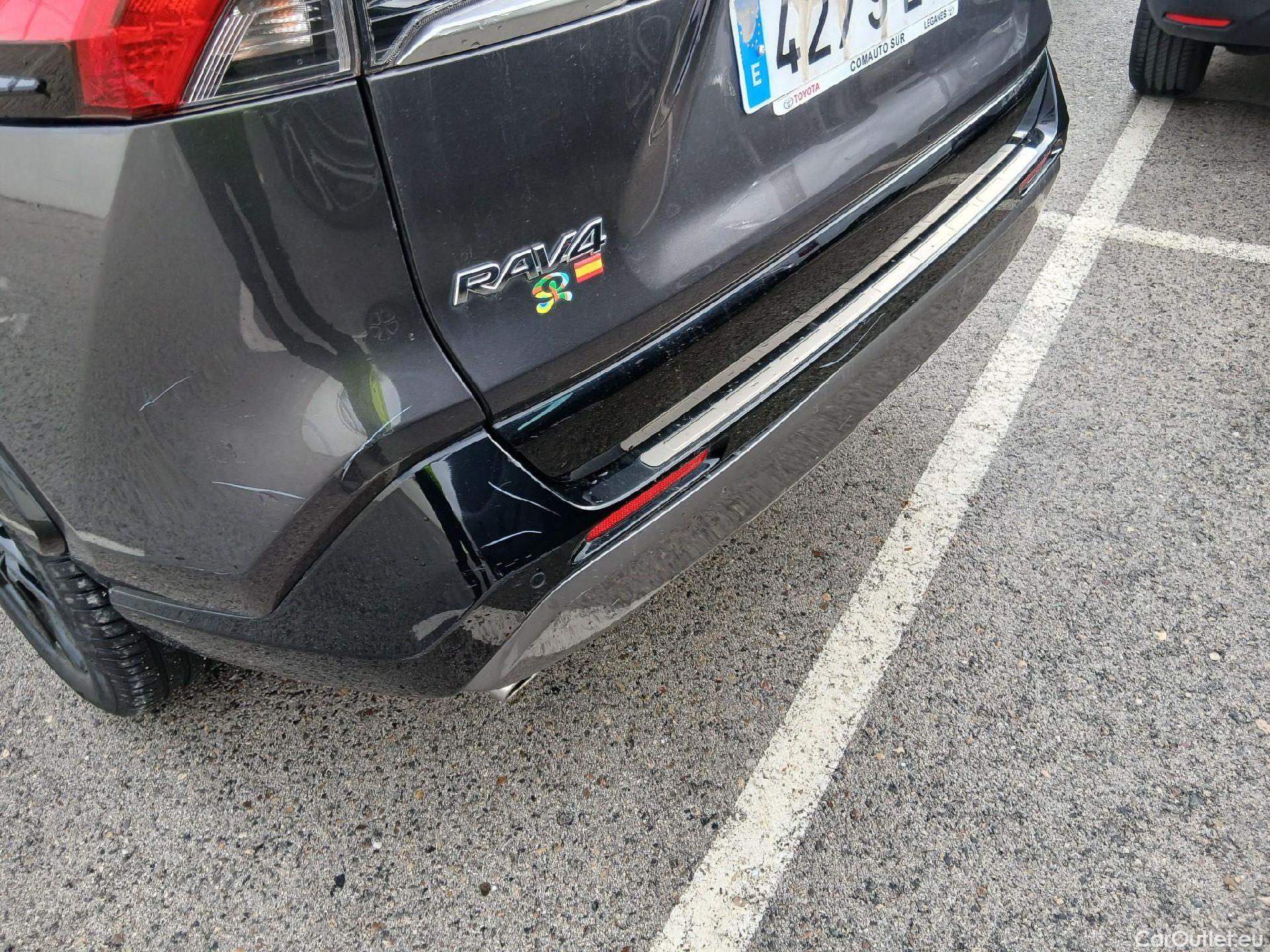  Toyota  RAV4 TOYOTA  / 2018 / 5P / todoterreno 2.5l 220H Style #24