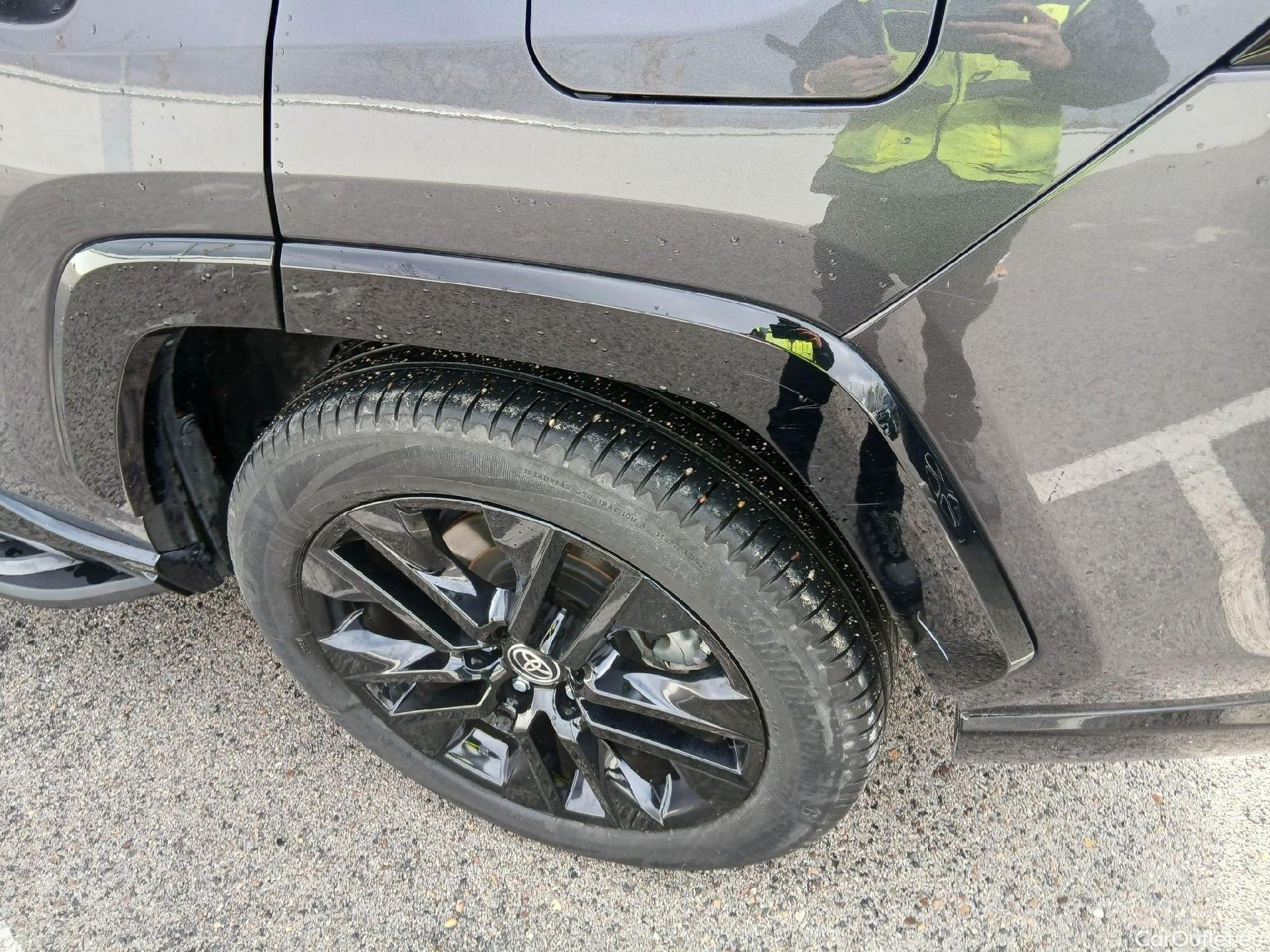  Toyota  RAV4 TOYOTA  / 2018 / 5P / todoterreno 2.5l 220H Style #18