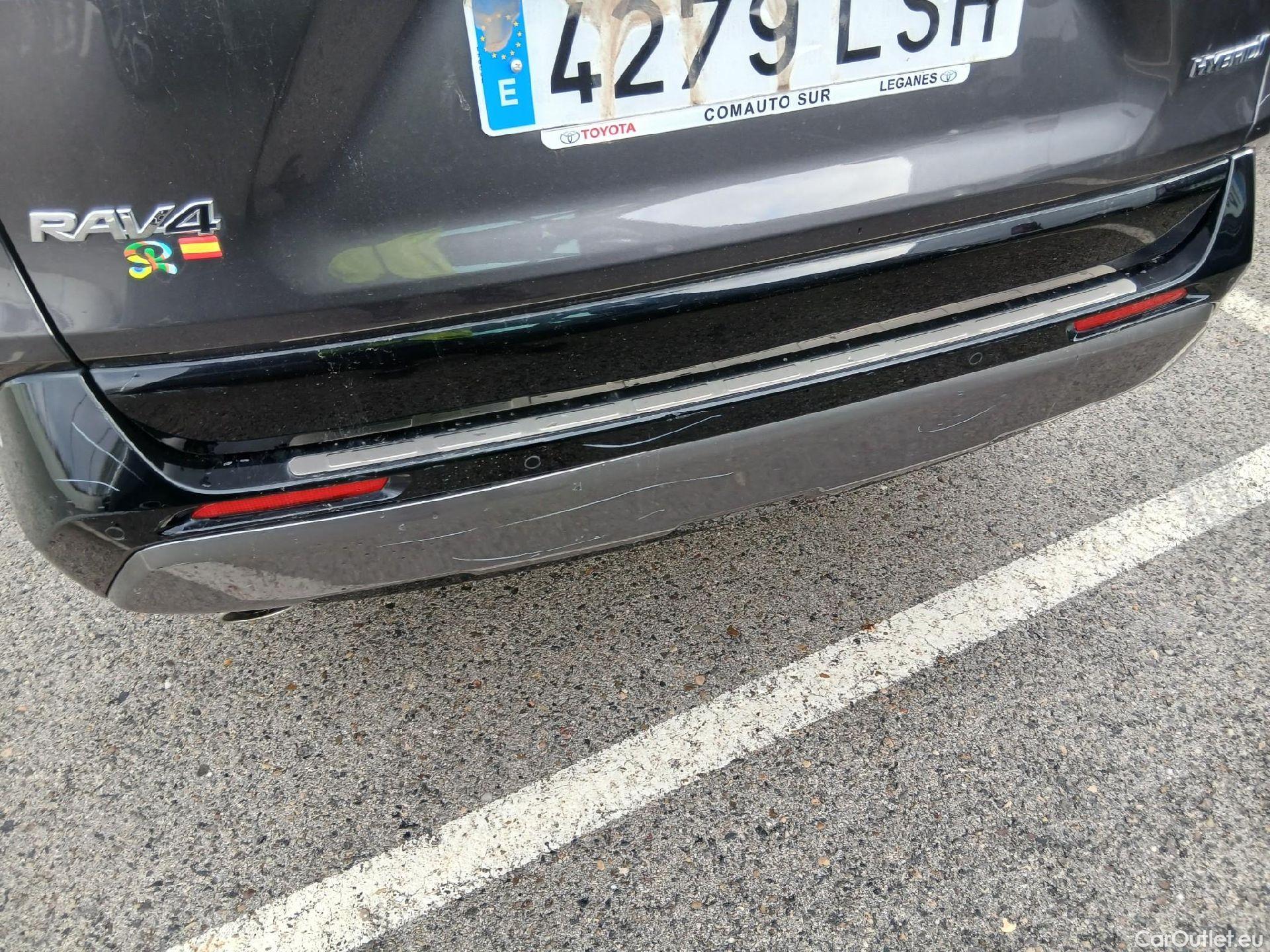  Toyota  RAV4 TOYOTA  / 2018 / 5P / todoterreno 2.5l 220H Style #31