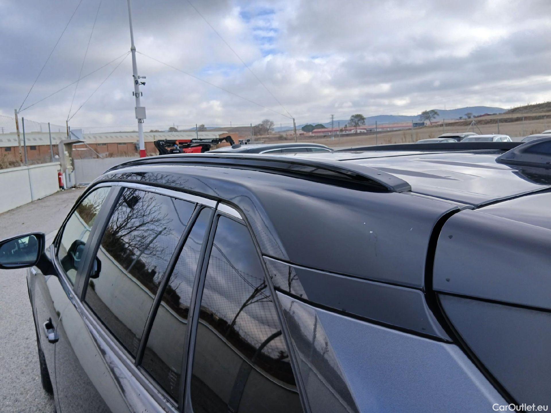  Toyota  RAV4 TOYOTA  / 2018 / 5P / todoterreno 2.5l 220H Style #37