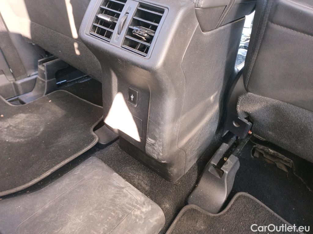  Mitsubishi  Outlander MITSUBISHI  / 2015 / 5P / todoterreno 2.4 PHEV Kaiteki Auto 4WD #11