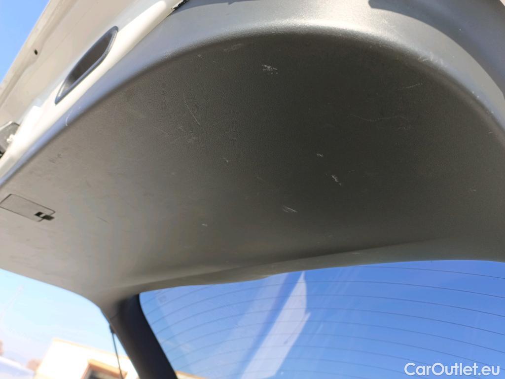  Mitsubishi  Outlander MITSUBISHI  / 2015 / 5P / todoterreno 2.4 PHEV Kaiteki Auto 4WD #21