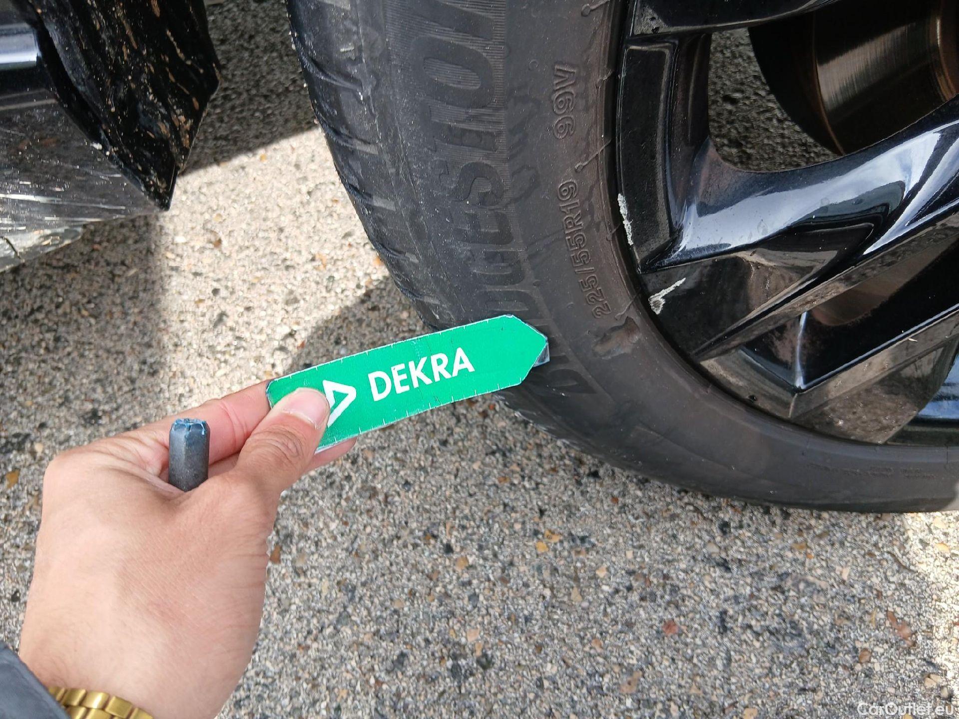  Toyota  RAV4 TOYOTA  / 2018 / 5P / todoterreno 2.5l 220H Style #1