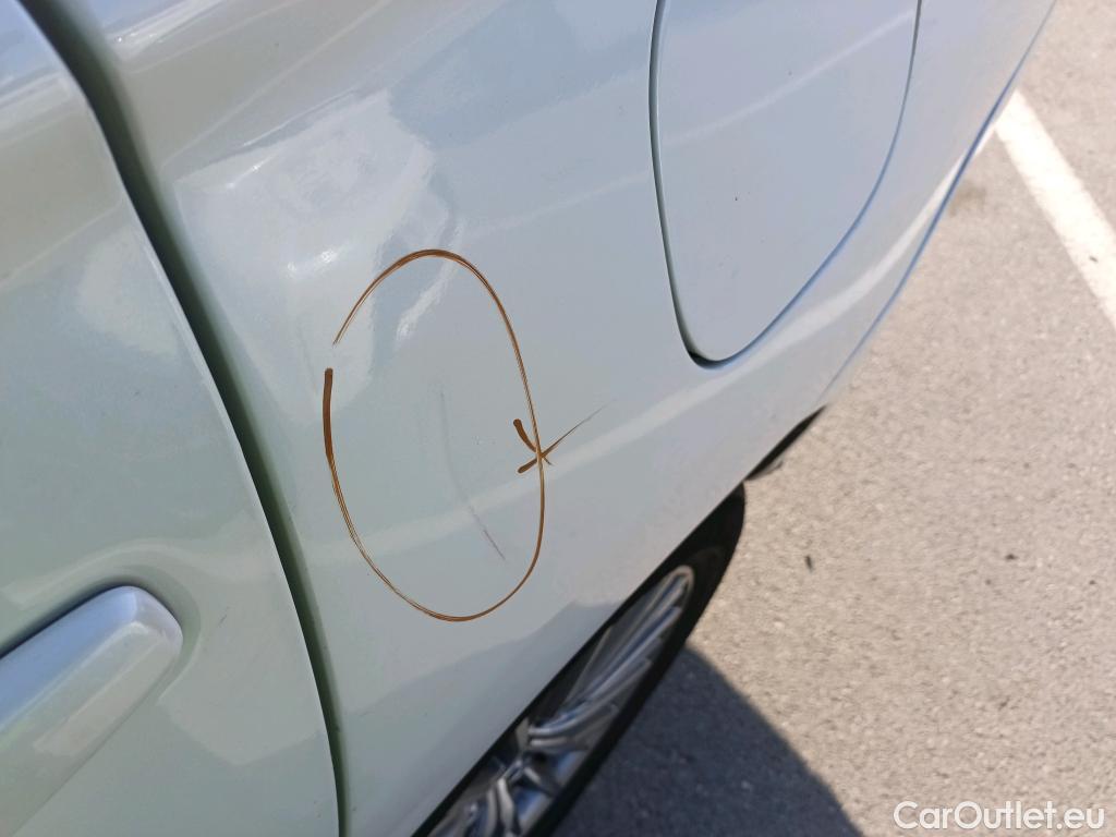  Mitsubishi  Outlander MITSUBISHI  / 2015 / 5P / todoterreno 2.4 PHEV Kaiteki Auto 4WD #4