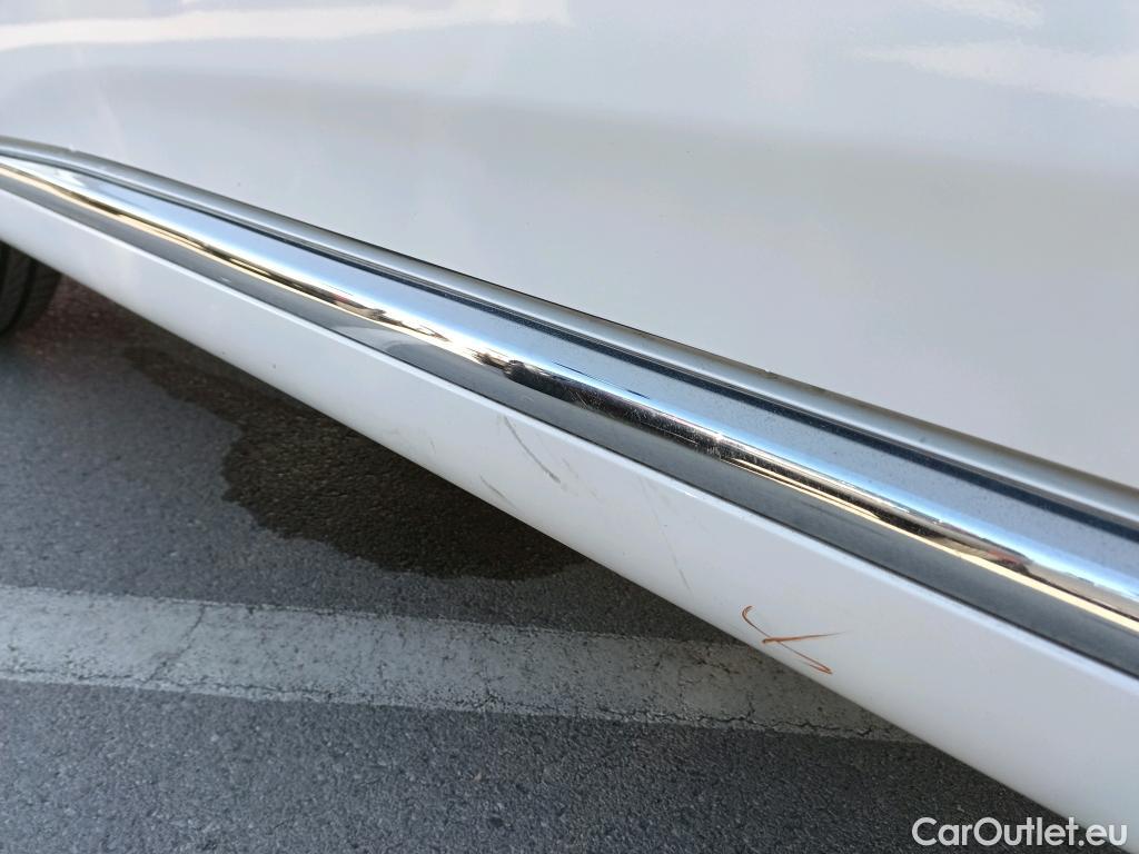  Mitsubishi  Outlander MITSUBISHI  / 2015 / 5P / todoterreno 2.4 PHEV Kaiteki Auto 4WD #16