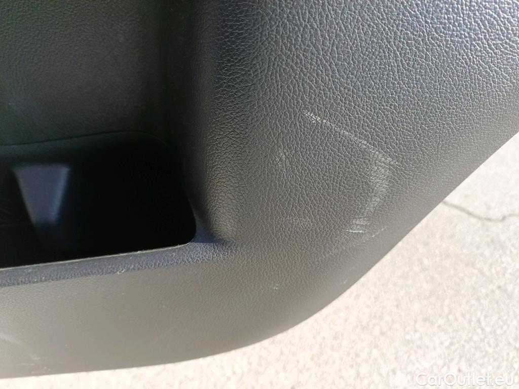  Mitsubishi  Outlander MITSUBISHI  / 2015 / 5P / todoterreno 2.4 PHEV Kaiteki Auto 4WD #24