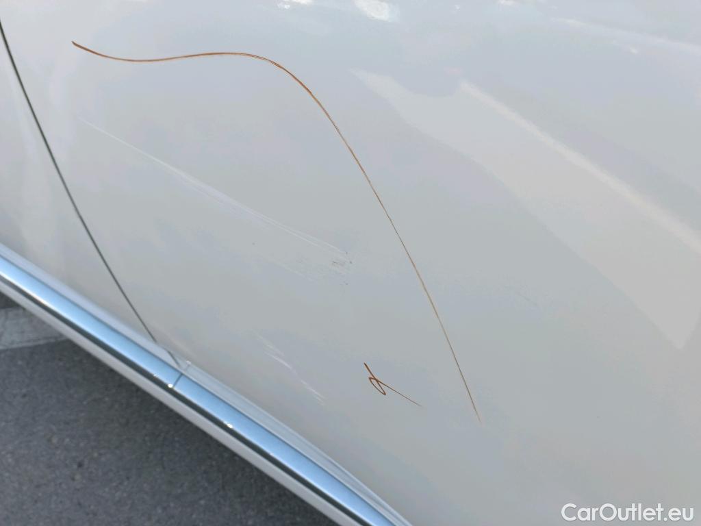  Mitsubishi  Outlander MITSUBISHI  / 2015 / 5P / todoterreno 2.4 PHEV Kaiteki Auto 4WD #6