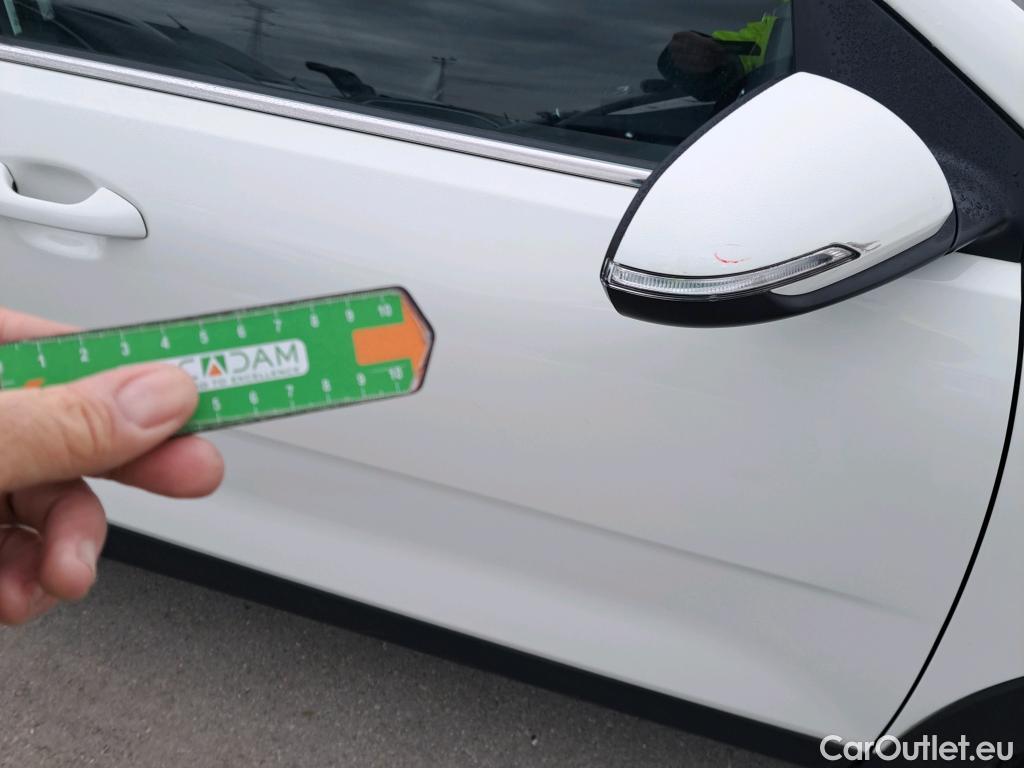  KIA  STONIC KIA  / 2017 / 5P / todoterreno 1.0 T-GDi 88kW (120CV) MHEV iMT Drive #37