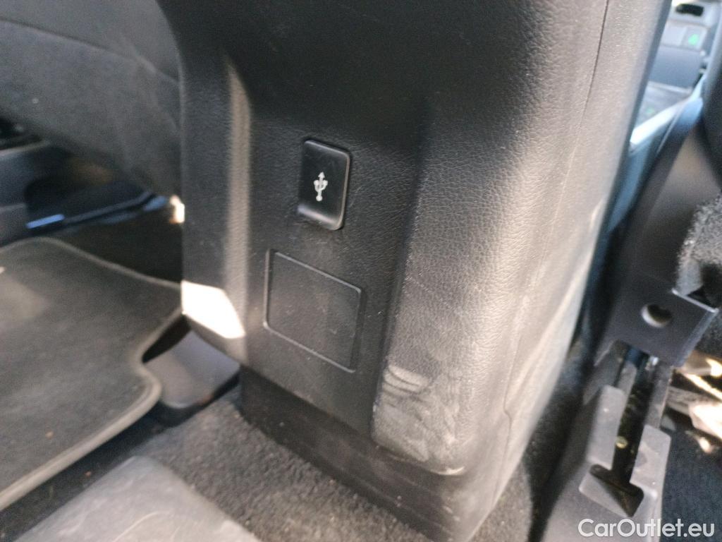  Mitsubishi  Outlander MITSUBISHI  / 2015 / 5P / todoterreno 2.4 PHEV Kaiteki Auto 4WD #12