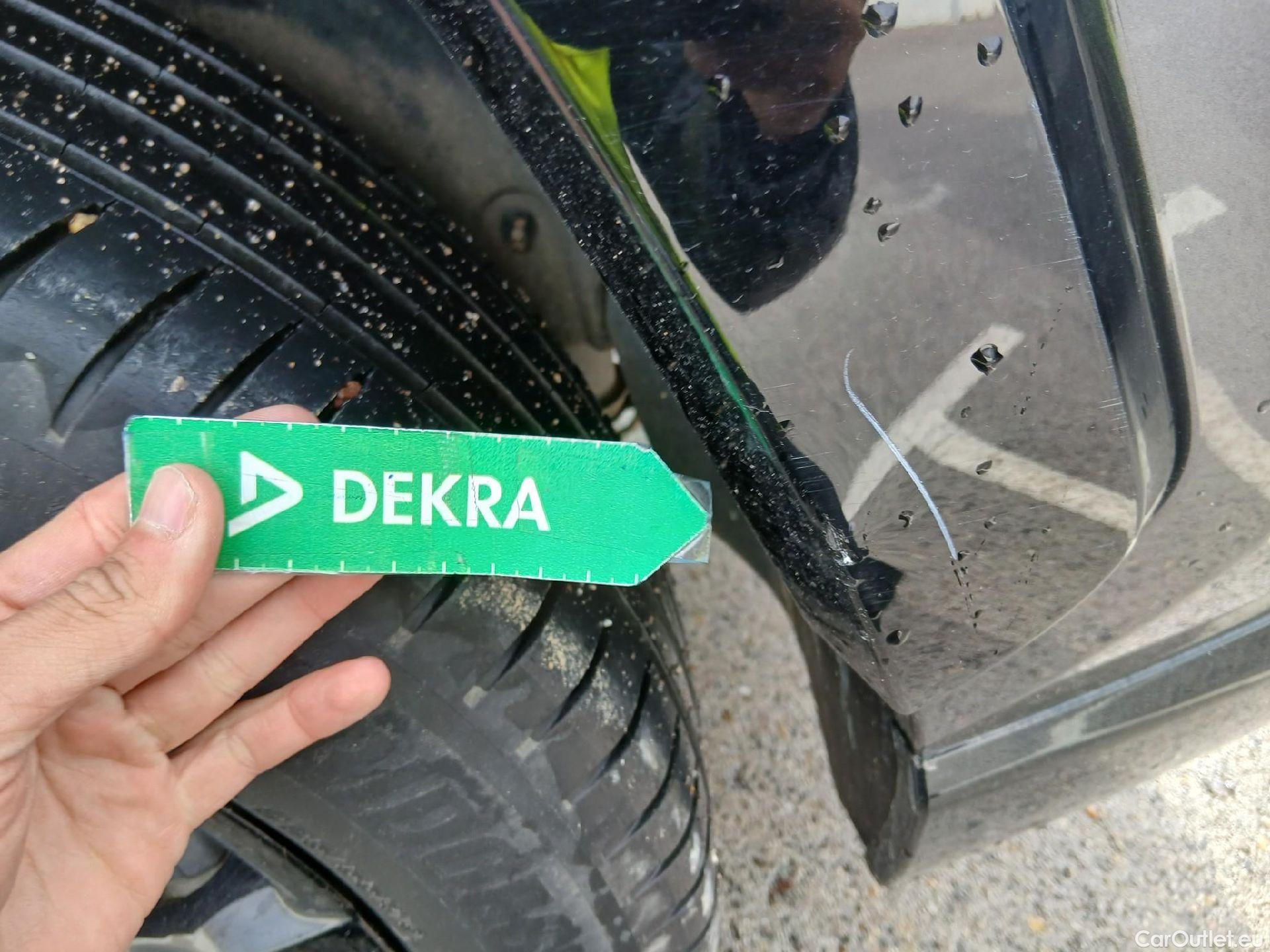  Toyota  RAV4 TOYOTA  / 2018 / 5P / todoterreno 2.5l 220H Style #19