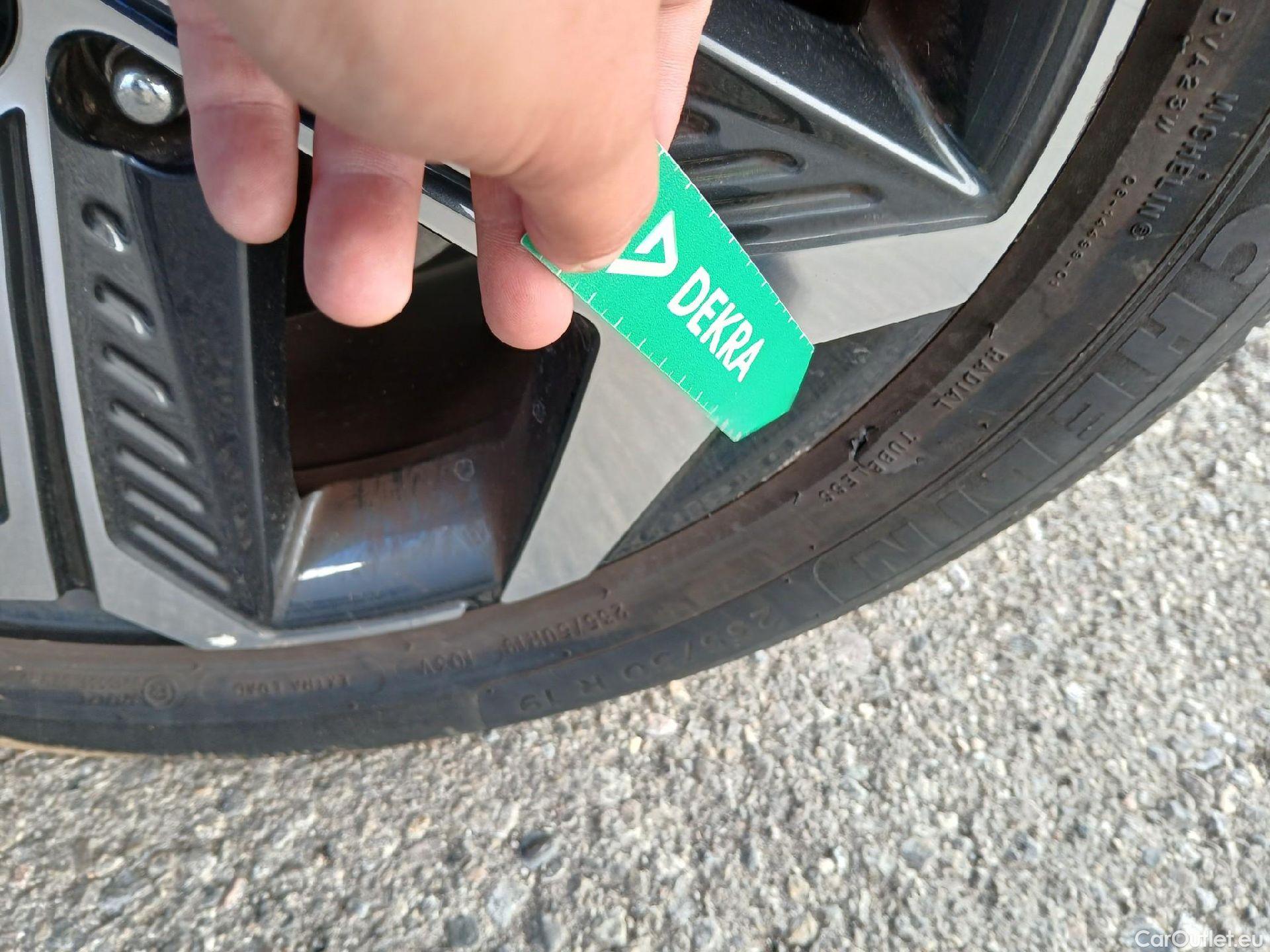  Hyundai  Tucson HYUNDAI  / 2020 / 5P / todoterreno 1.6 TGDI PHEV 195kW Style Auto 4x4 #32