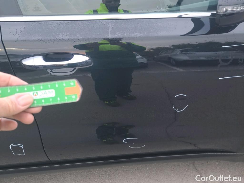  KIA  Sportage KIA  / 2018 / 5P / todoterreno 1.6 MHEV GT Line Essential 136CV DCT 4X2 #18