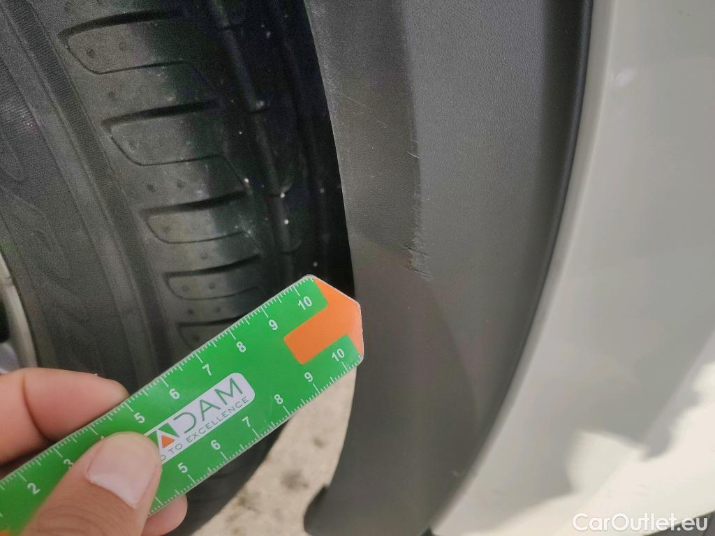  Peugeot  2008 PEUGEOT  / 2019 / 5P / todoterreno Active Pack BlueHDI 81kW (110CV) #21