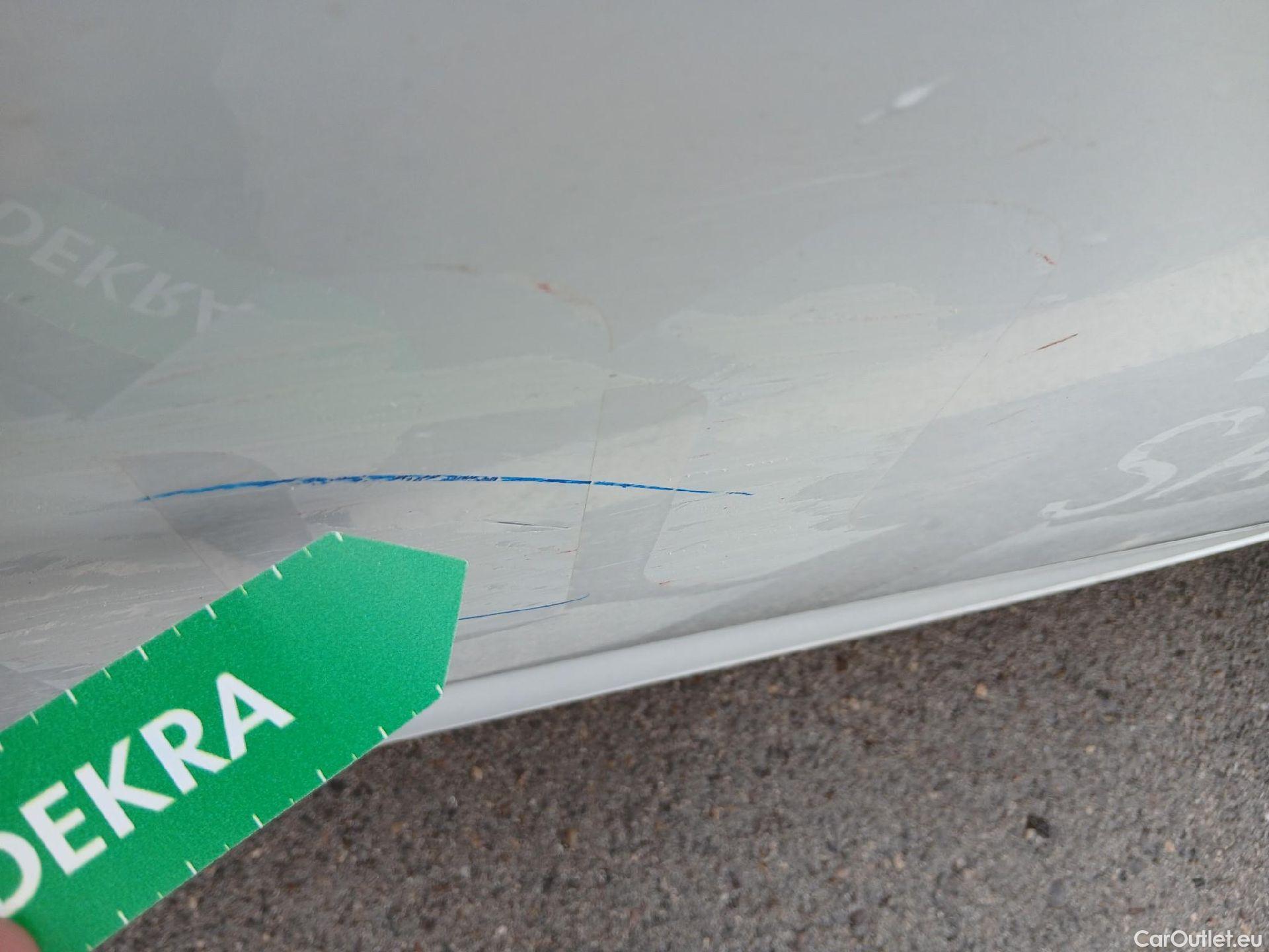  Renault  Zoe RENAULT  / 2013 / 5P / berlina con portón Limited 40 R110 -18 #34