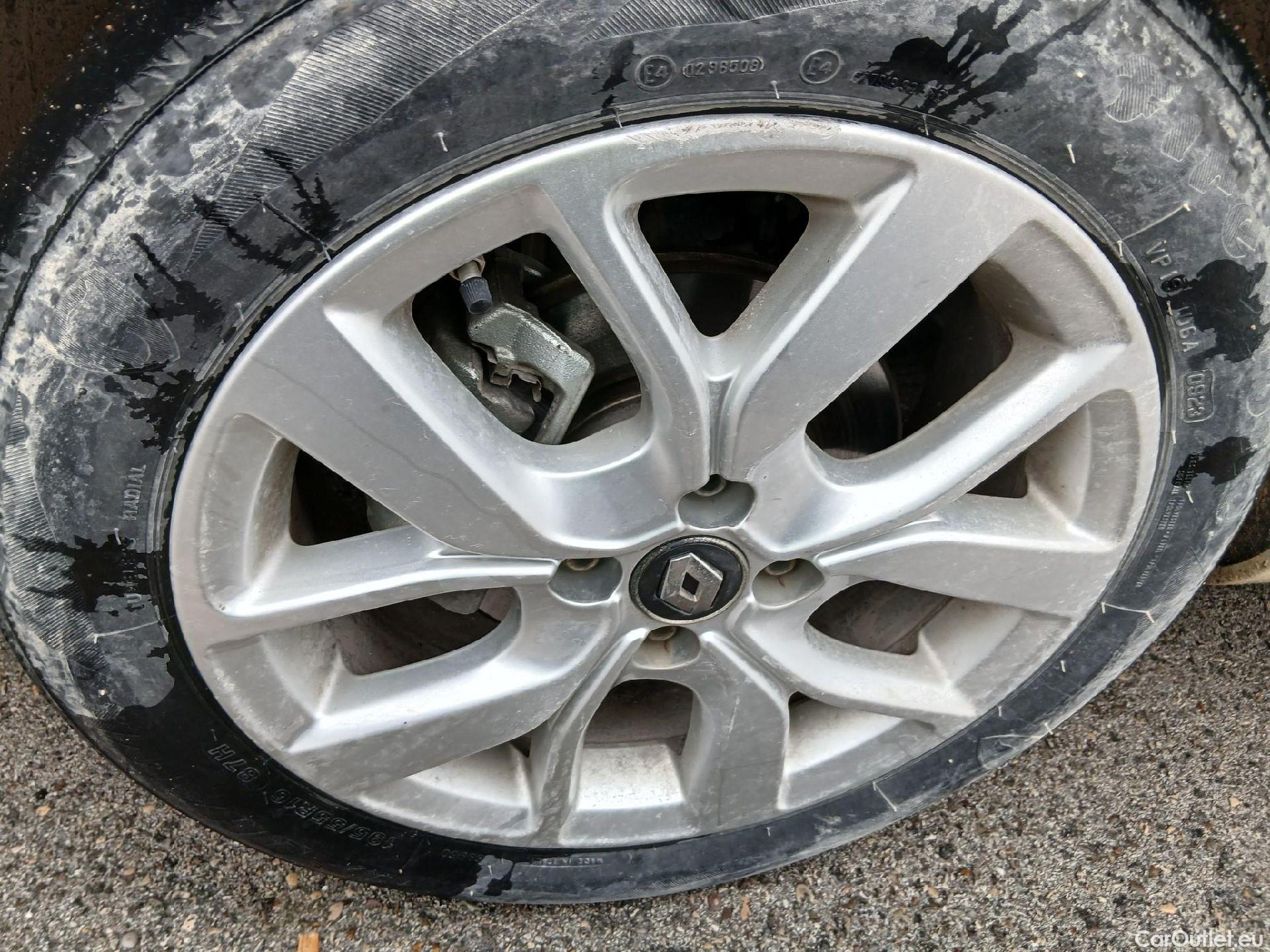  Renault  Zoe RENAULT  / 2013 / 5P / berlina con portón Limited 40 R110 -18 #1