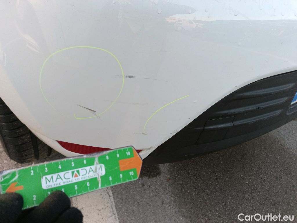  Renault  Clio RENAULT  / 2016 / 5P / berlina con portón Business dCi 55kW (75CV) -18 #15