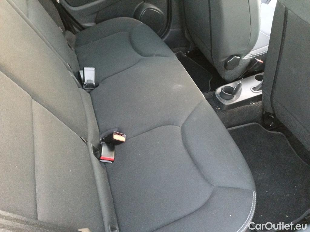  Renault  Clio RENAULT  / 2016 / 5P / berlina con portón Business dCi 55kW (75CV) -18 #4