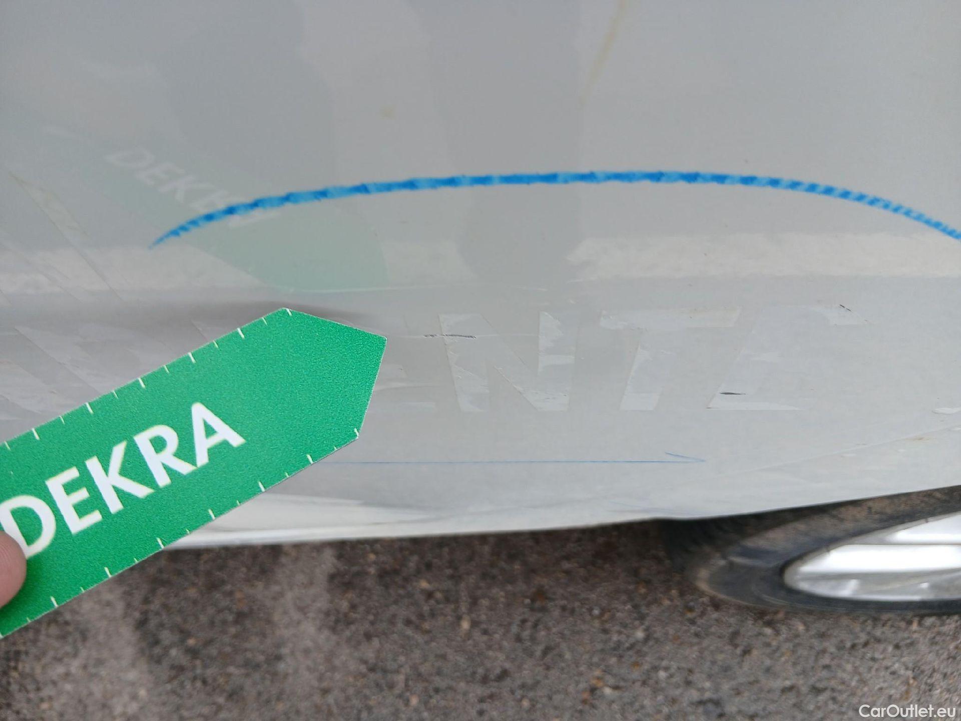  Renault  Zoe RENAULT  / 2013 / 5P / berlina con portón Limited 40 R110 -18 #27