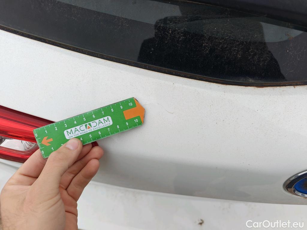  Toyota  Yaris TOYOTA  / 2017 / 5P / berlina con portón 1.5 100H Active Tech #20