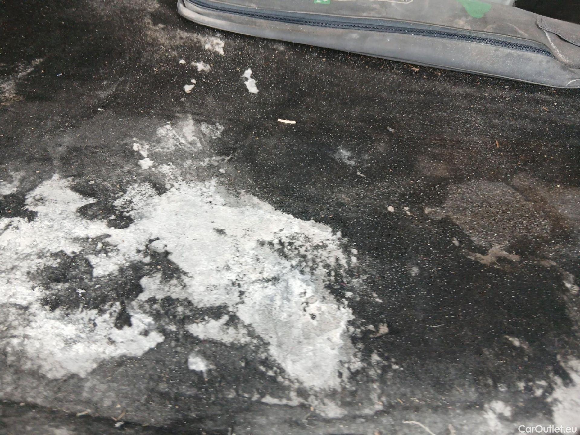  Renault  Zoe RENAULT  / 2013 / 5P / berlina con portón Limited 40 R110 -18 #6