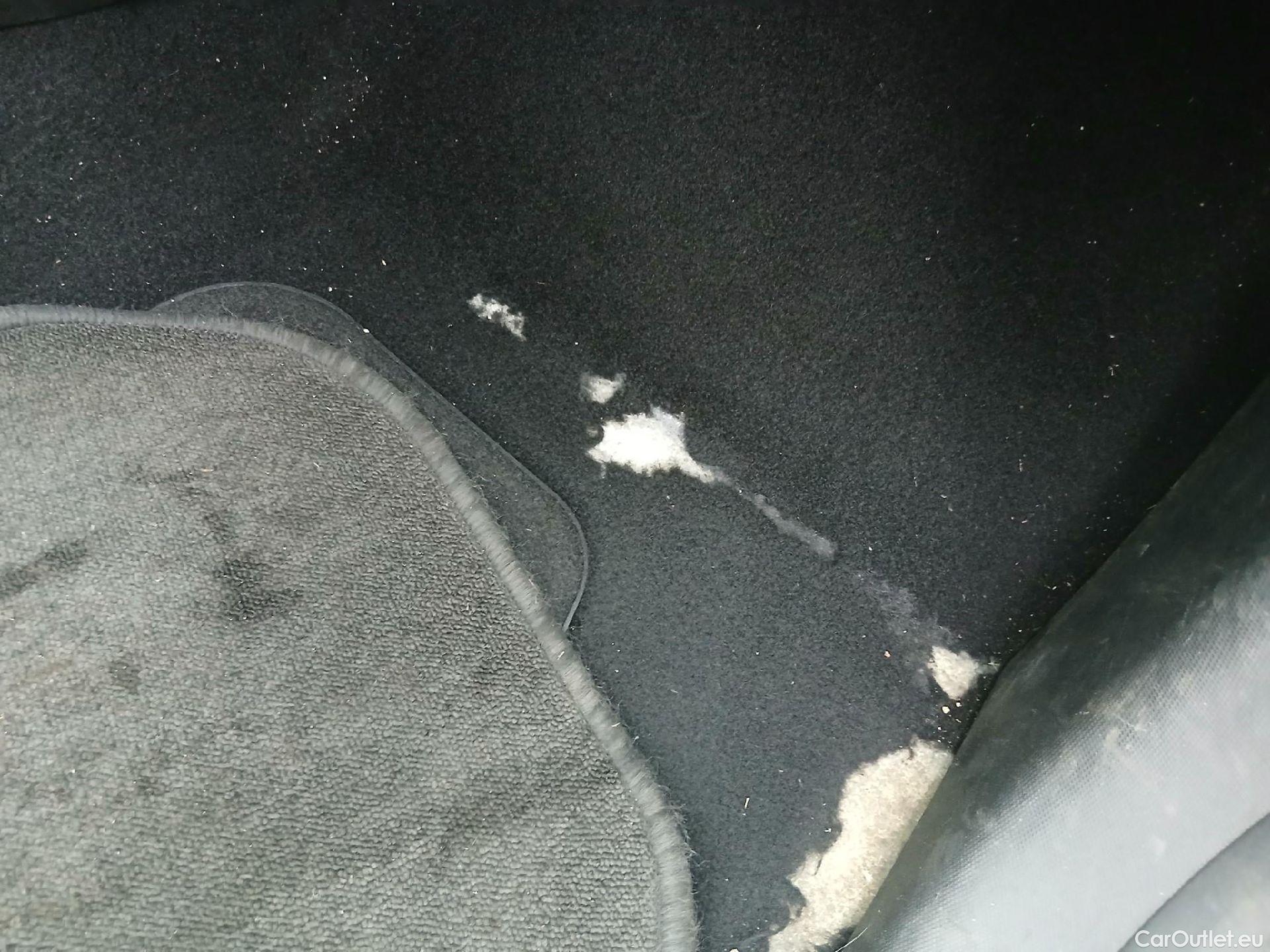  Renault  Zoe RENAULT  / 2013 / 5P / berlina con portón Limited 40 R110 -18 #20