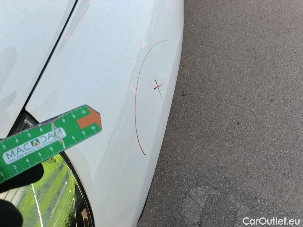  Renault  Clio RENAULT  / 2016 / 5P / berlina con portón Business dCi 55kW (75CV) -18 #2