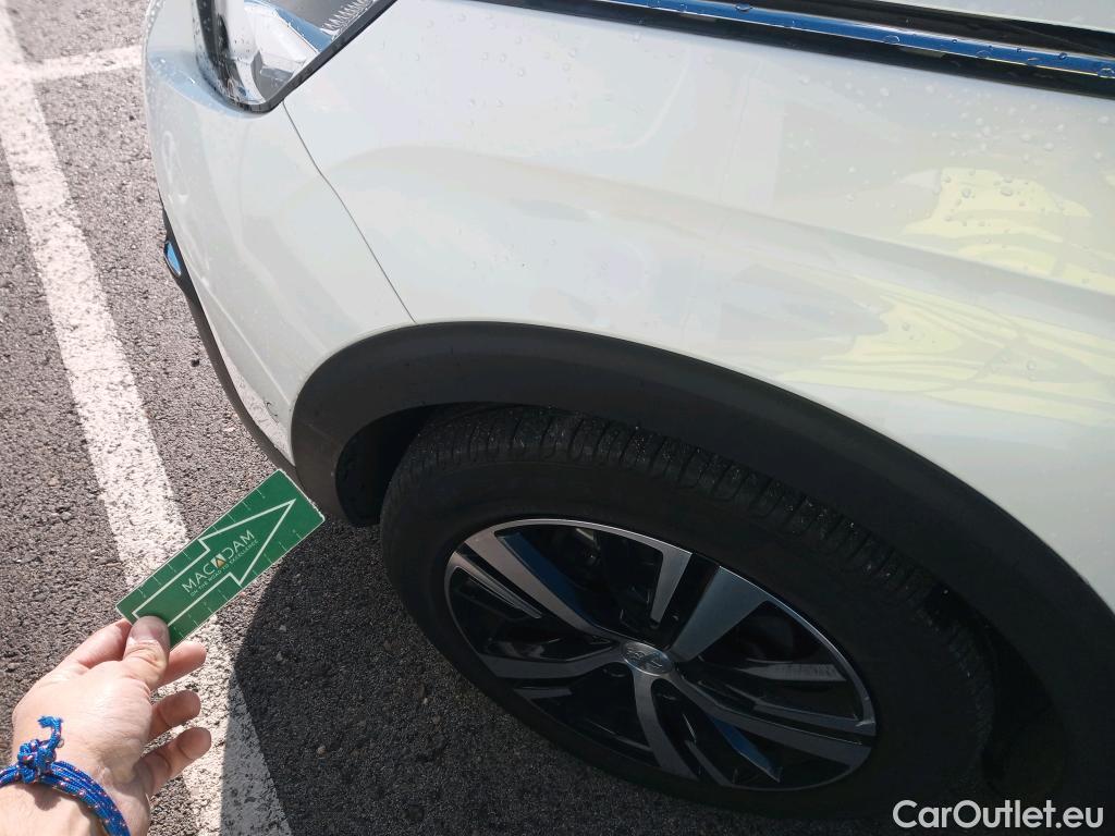  Peugeot  3008 PEUGEOT  / 2016 / 5P / todoterreno 1.5 BlueHDi 96kW S&S GT Line EAT8 #22