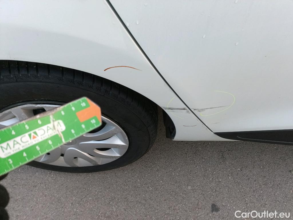  Renault  Clio RENAULT  / 2016 / 5P / berlina con portón Business dCi 55kW (75CV) -18 #22