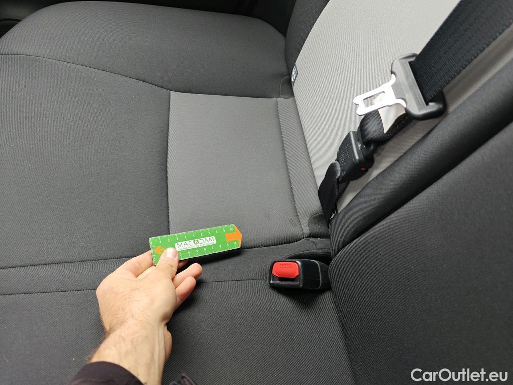  Toyota  Yaris TOYOTA  / 2017 / 5P / berlina con portón 1.5 100H Active Tech #12