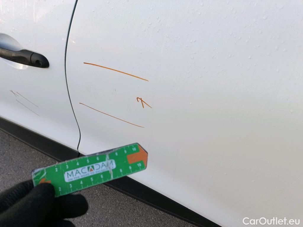  Renault  Clio RENAULT  / 2016 / 5P / berlina con portón Business dCi 55kW (75CV) -18 #28