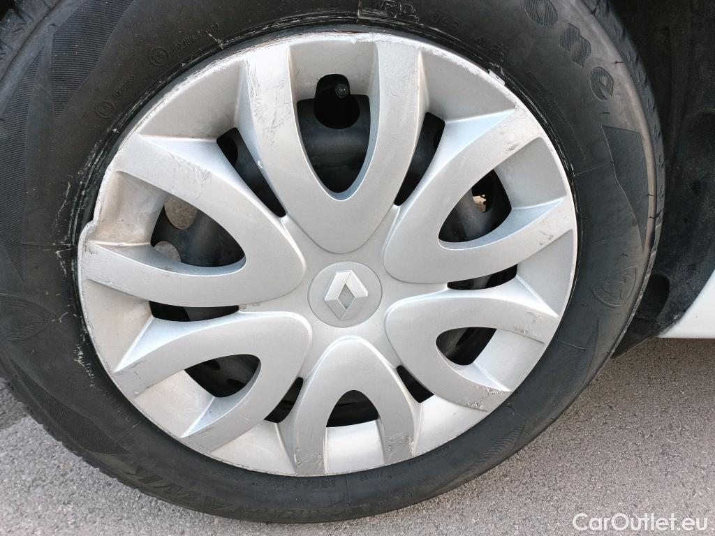  Renault  Clio RENAULT  / 2016 / 5P / berlina con portón Business dCi 55kW (75CV) -18 #21