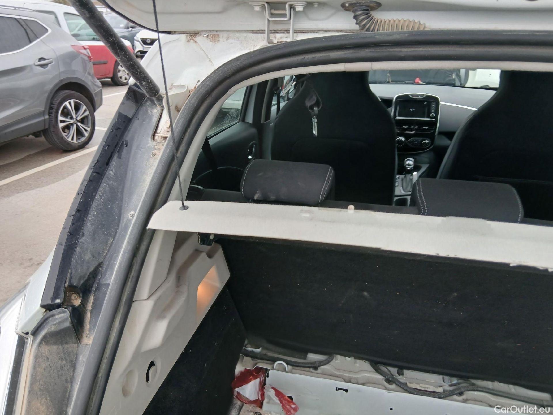  Renault  Zoe RENAULT  / 2013 / 5P / berlina con portón Limited 40 R110 -18 #10