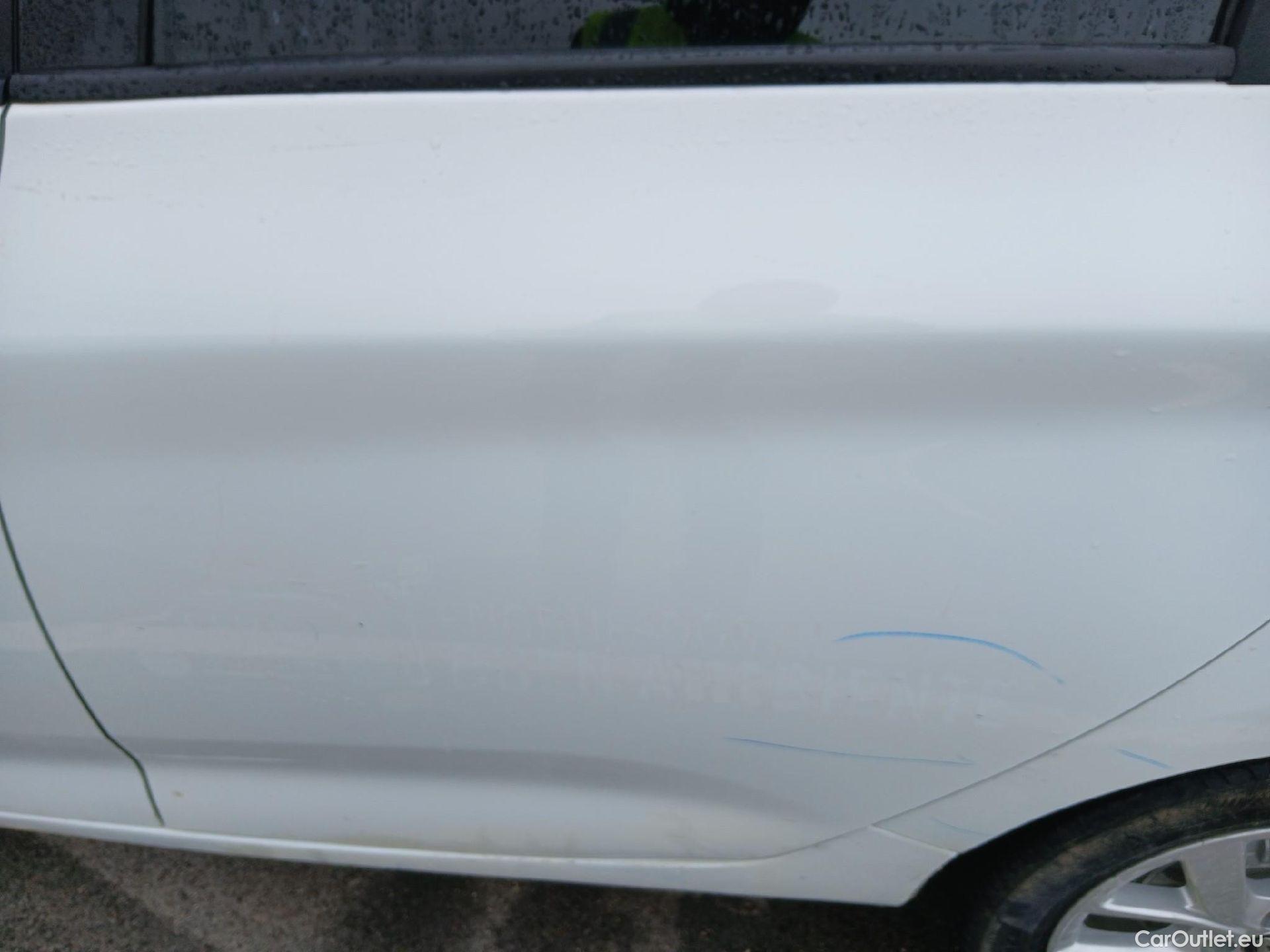  Renault  Zoe RENAULT  / 2013 / 5P / berlina con portón Limited 40 R110 -18 #26