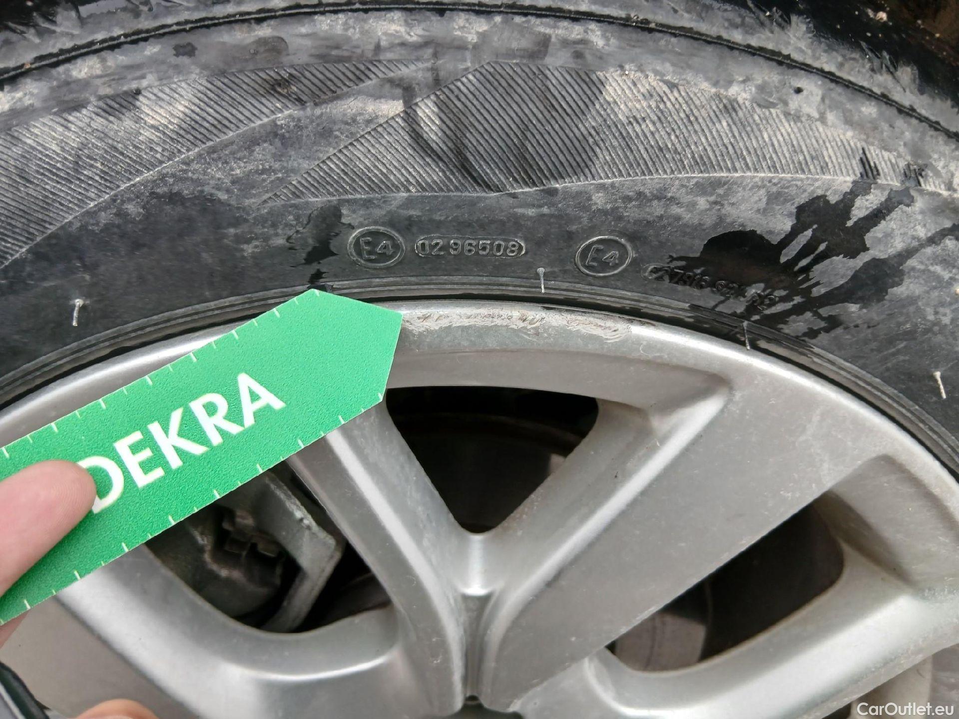  Renault  Zoe RENAULT  / 2013 / 5P / berlina con portón Limited 40 R110 -18 #2