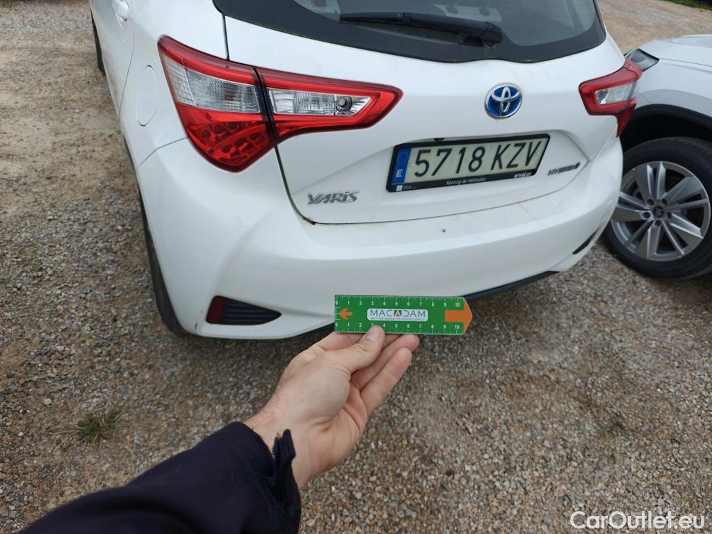  Toyota  Yaris TOYOTA  / 2017 / 5P / berlina con portón 1.5 100H Active Tech #5