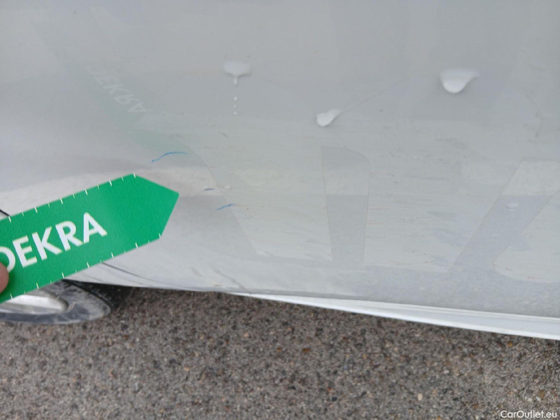  Renault  Zoe RENAULT  / 2013 / 5P / berlina con portón Limited 40 R110 -18 #36