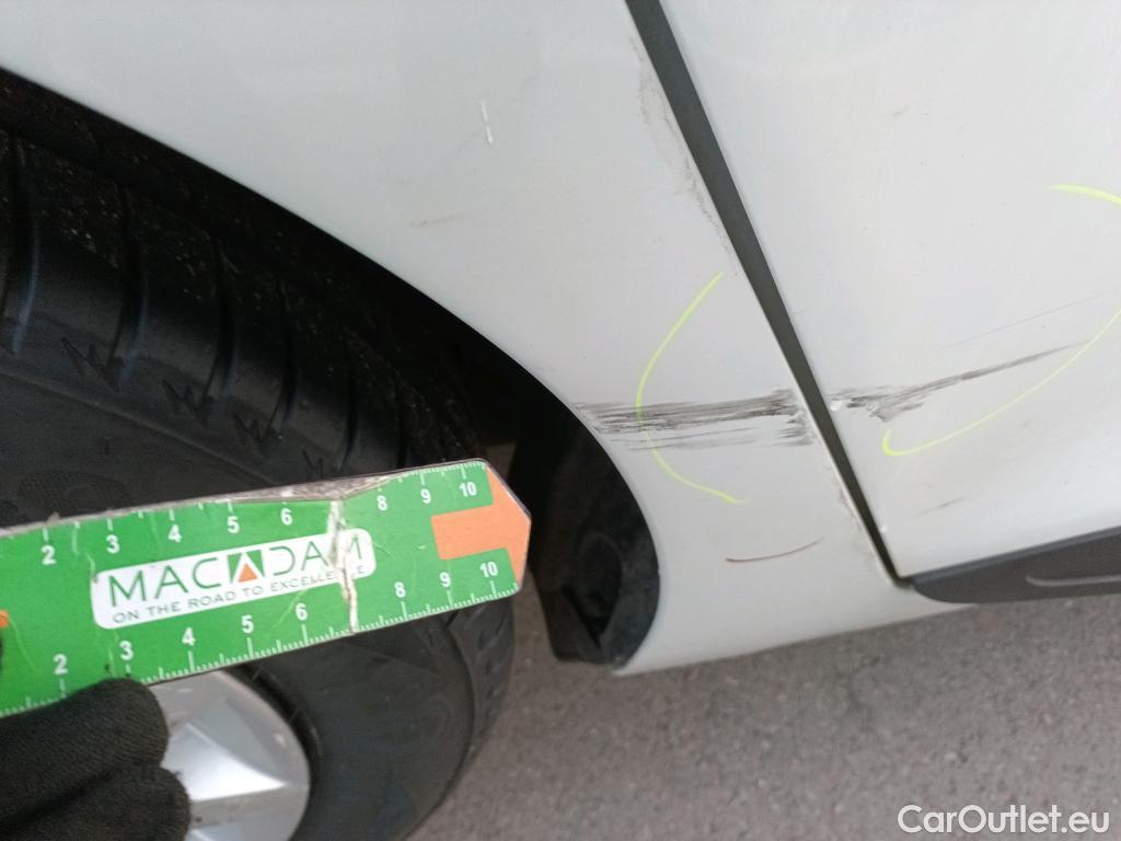  Renault  Clio RENAULT  / 2016 / 5P / berlina con portón Business dCi 55kW (75CV) -18 #23